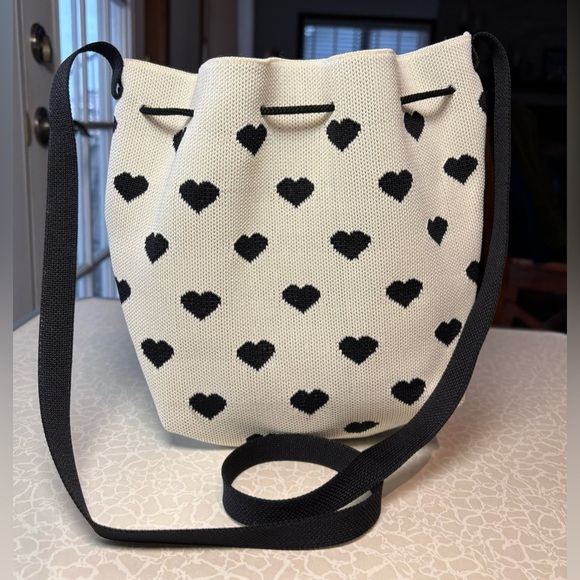 Purse | knit crossbody bucket bag. - Picture 12 of 13